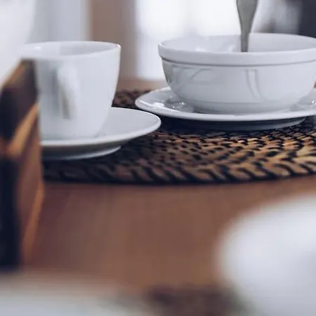 The Repose Aesthetic Apt. R2 Appartement *
