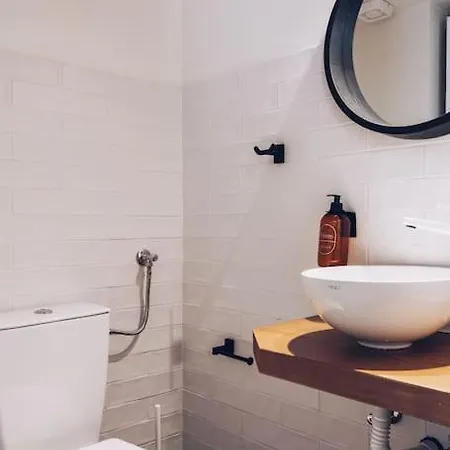 The Repose Aesthetic Apt. R2 Appartement